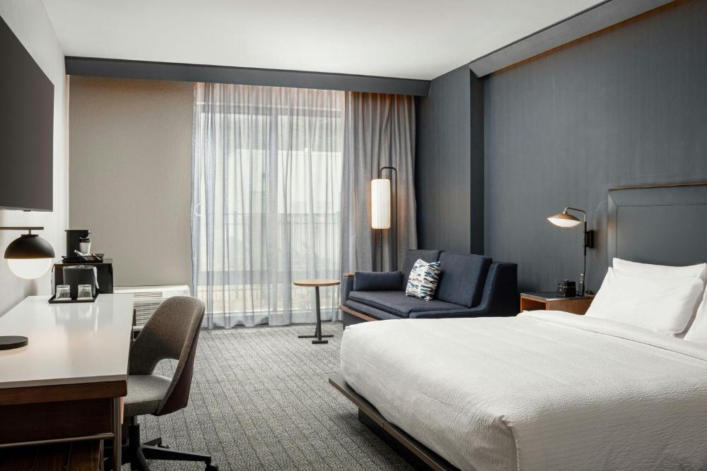 Standard King Room interior